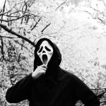 O Peso da Data e a Profecia do Medo